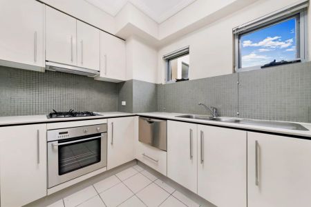 210/3 The Piazza,Wentworth Point,New South Wales 2127, Sydney - Photo 5