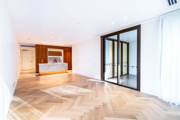 3 Bedroom Apartment with Hyde Park Views - Photo 1
