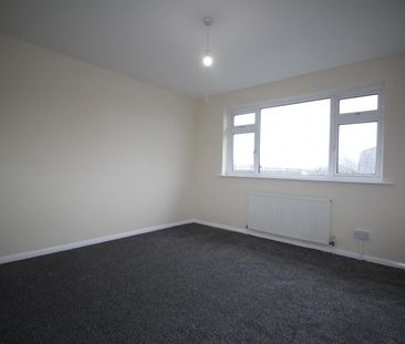 2 Bedroom Maisonette - Upper To Let - Photo 4