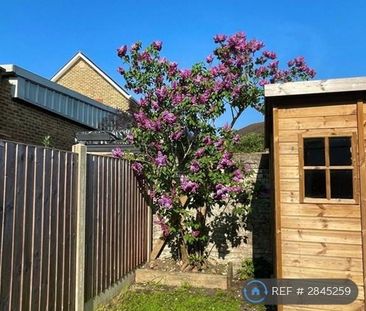 2 bedroom terraced house to rent - Photo 4