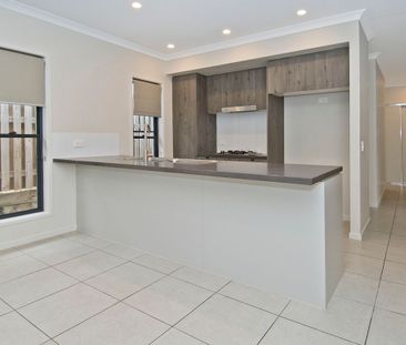 Stylish Family Home in Prime Coomera Location - Photo 5