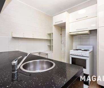 Stylish First-Floor Apartment in Prime South Adelaide Location - Photo 5