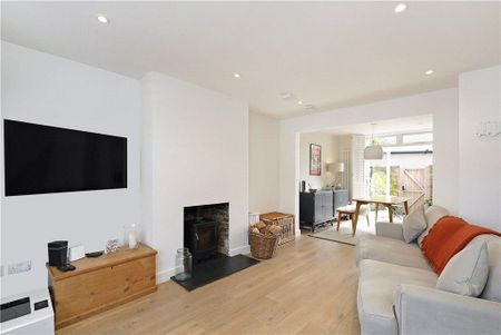 3 bedroom terraced house to rent - Photo 2