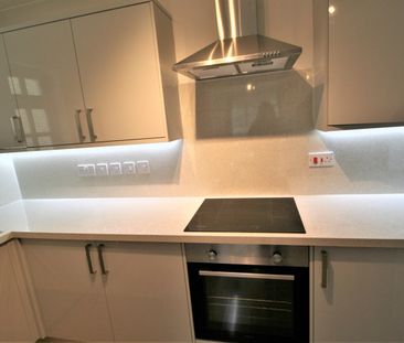 2 Bed Flat, Hadfield Close, M14 - Photo 1