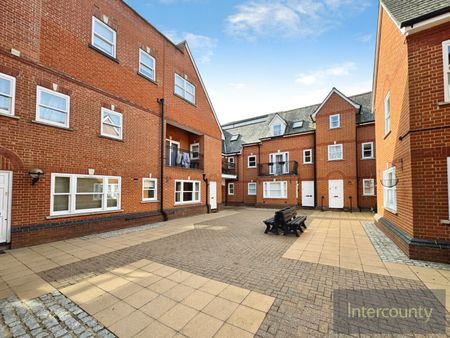 Hermitage Court, CM24, Stansted - Photo 3
