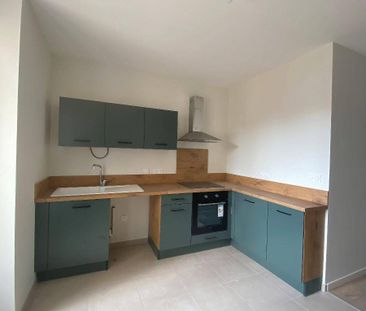 Location appartement bourgeois 4 pièces 132.96 m² à Romans-sur-Isèr... - Photo 2