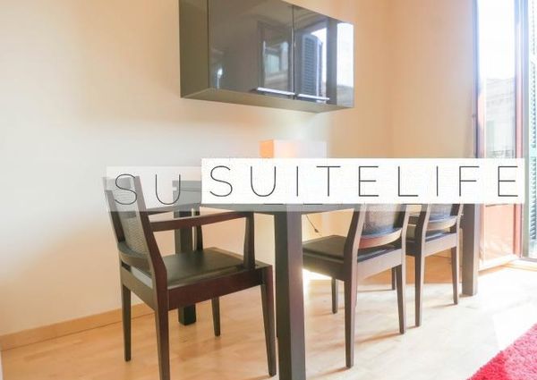 Monsieur Van Damme Lives Upstairs