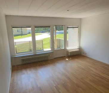 Fredslundsvägen, Mariestad - Foto 1