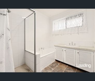 1 Lassiter Street, Sunbury, Vic 3429 - Photo 3