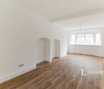 3 bedroom house to rent Sherborne Road, Sutton, SM3 - Photo 2