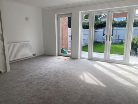 3 bedroom terraced house to rent - Photo 2