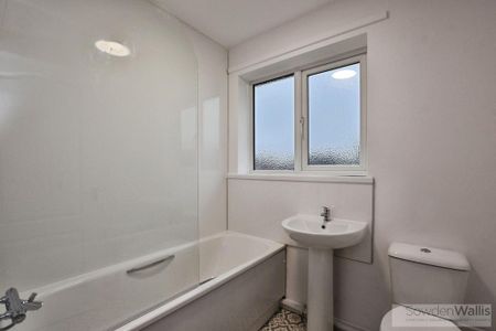 3 bedroom semi-detached house to rent - Photo 5