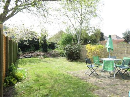 Bedroom Semi Detached House In Charminster, BH8 - Photo 4