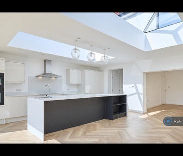 4 bedroom semi-detached house to rent - Photo 5