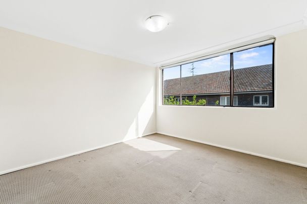 Wonderful Two Bedroom Apartment with Balcony and Lock up Garage - Photo 1