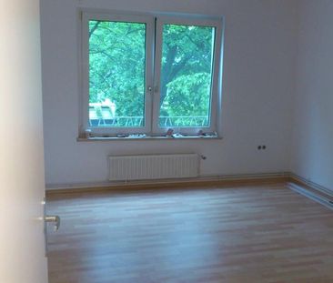 Schöne Aufteilung mit viel Platz - Photo 3