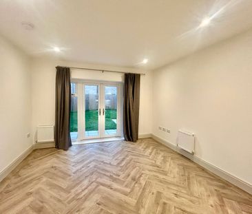 Spindle Avenue, Fleet, Hampshire, GU51 - Photo 1