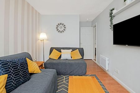 1 bedroom serviced apartment to rent - Photo 2