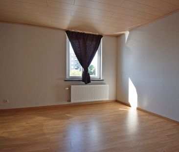 VOLLEDIG VERNIEUWDE RIJWONING - Photo 3