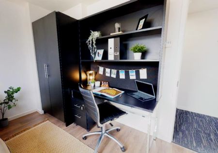 Gold En Suite - Photo 3