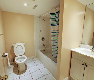 For Lease - 10 Whistler Court, Markham, Ontario - Photo 6