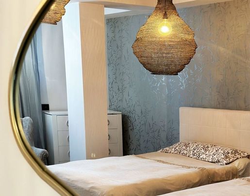 6 bedroom luxury Villa for rent in Benahavís, Spain - Photo 1