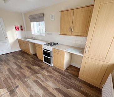 2 bedroom semi-detached house to rent - Photo 5