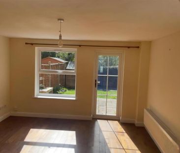 2 bedroom end of terrace house to rent - Photo 6