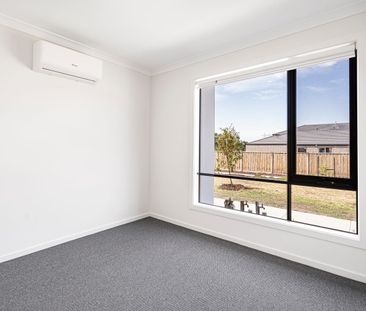 Contemporary Family Living - Photo 2