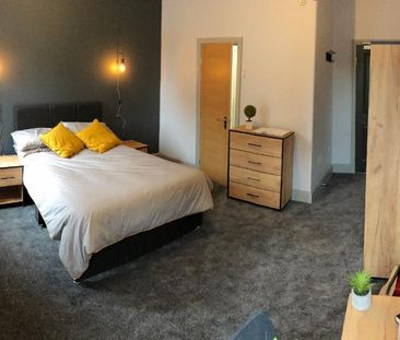 14 bedroom flat to rent - Photo 2