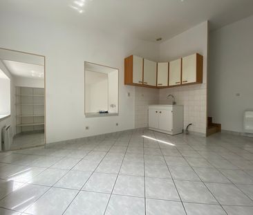 Location Appartement 1 pièce 28m² - Photo 2