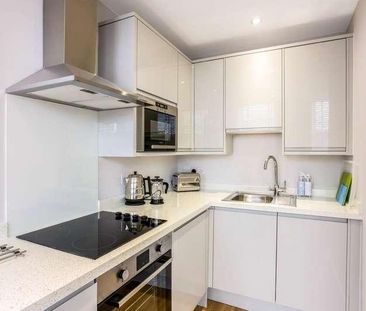 Victoria Road, Farnborough, GU14 - Photo 1