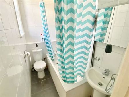 The Crescent, Bournemouth - Photo 5