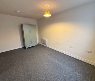4 bedroom terraced house to rent - Photo 2
