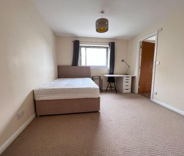 4 bedroom apartment to rent - Photo 6