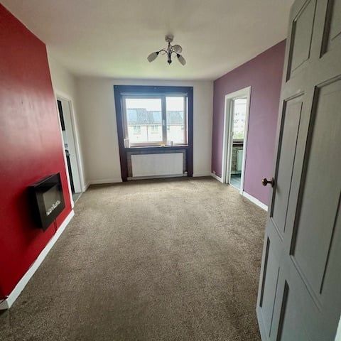 3 Bed Flat, Croftend Avenue, G44 - Photo 1