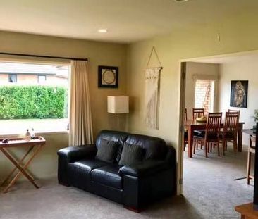 Cosy House in Huntington - Photo 1