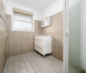 5 Middlesex Crescent, SHEPPARTON VIC 3630 - Photo 2