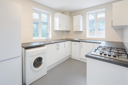 Bedford Close - Photo 2