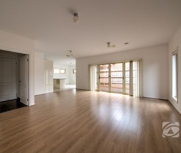 TOWNHOUSE LIVING IN A GREAT LOCATION - Photo 2