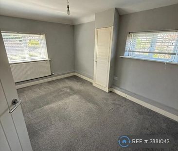 3 bedroom flat to rent - Photo 2