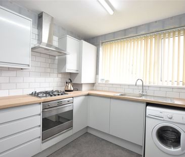 12, Queens Court, Moortown, Leeds, West Yorkshire, LS17 5PL - Photo 3