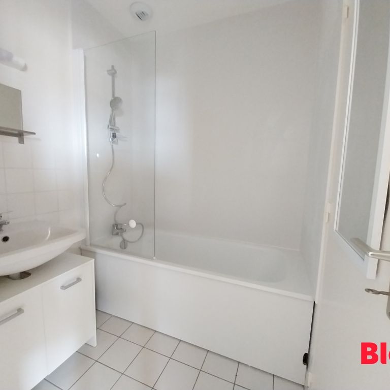 Location Appartement 2 pièces 45m² CHARTRES DE BRETAGNE 35131 - Photo 1