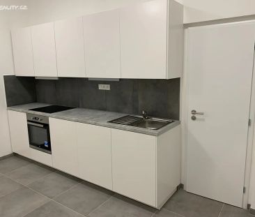 Pronájem bytu 2+1 70 m² - Photo 2
