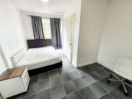 Strathmore Avenue, Coventry, CV1 - Photo 5