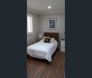 Private immaculate 2 bed granny flat - Photo 4