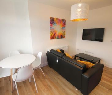 2 bedroom apartment to rent - Photo 3