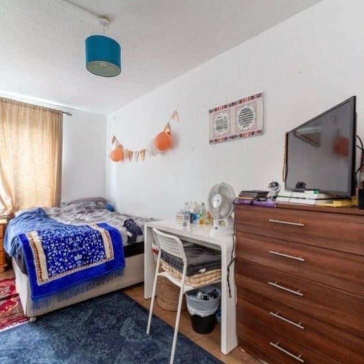Room in a Shared Flat, Muscal House, W6 - Photo 1