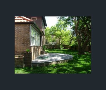 Renovated Federation 4 Bed w/ Built ins, Sunroom/Study, 2.5 Bath, G... - Photo 6