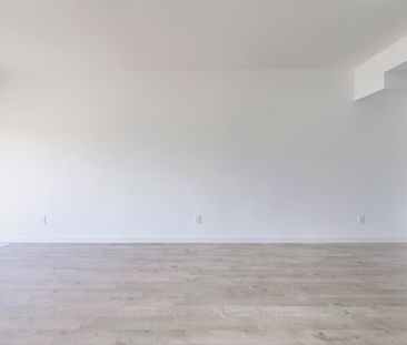 For Lease - 383 Chaffey Street, Welland, Ontario - Photo 2